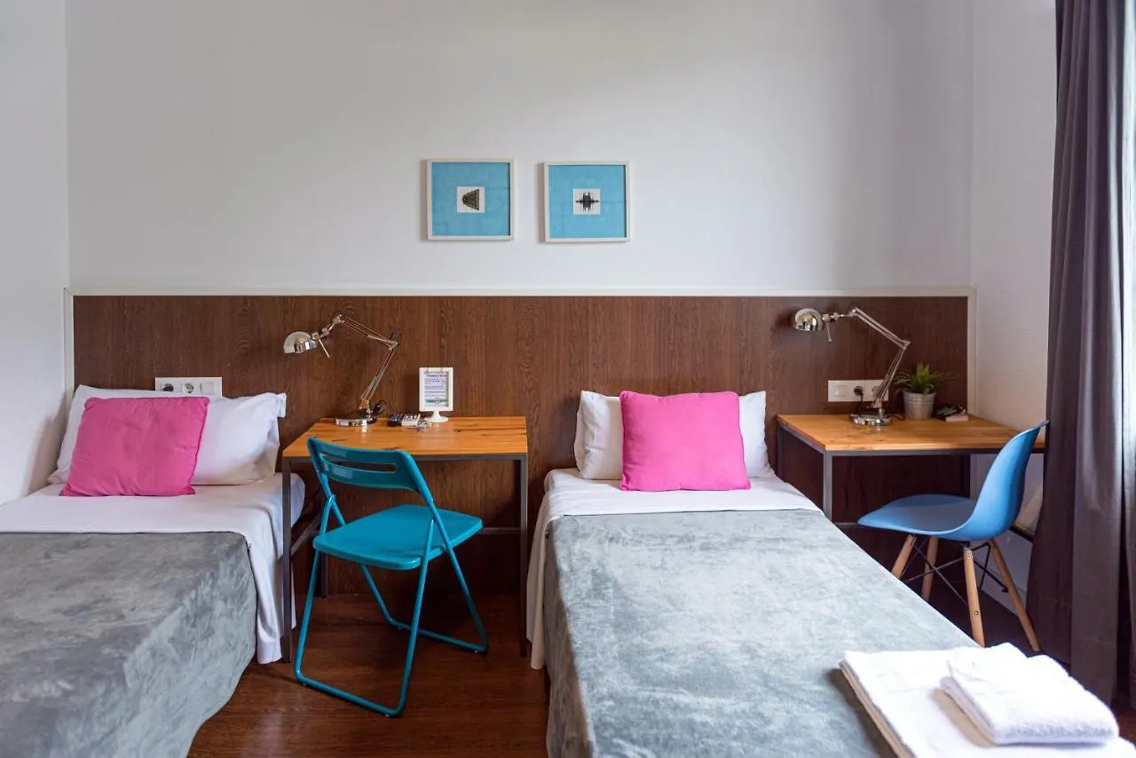 Traveller House Apartment Barcelona 0*,
